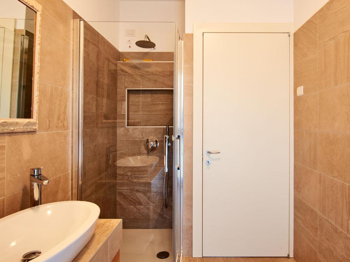 Apartment Promessi Sposi By Interhome Lecco Luaran gambar